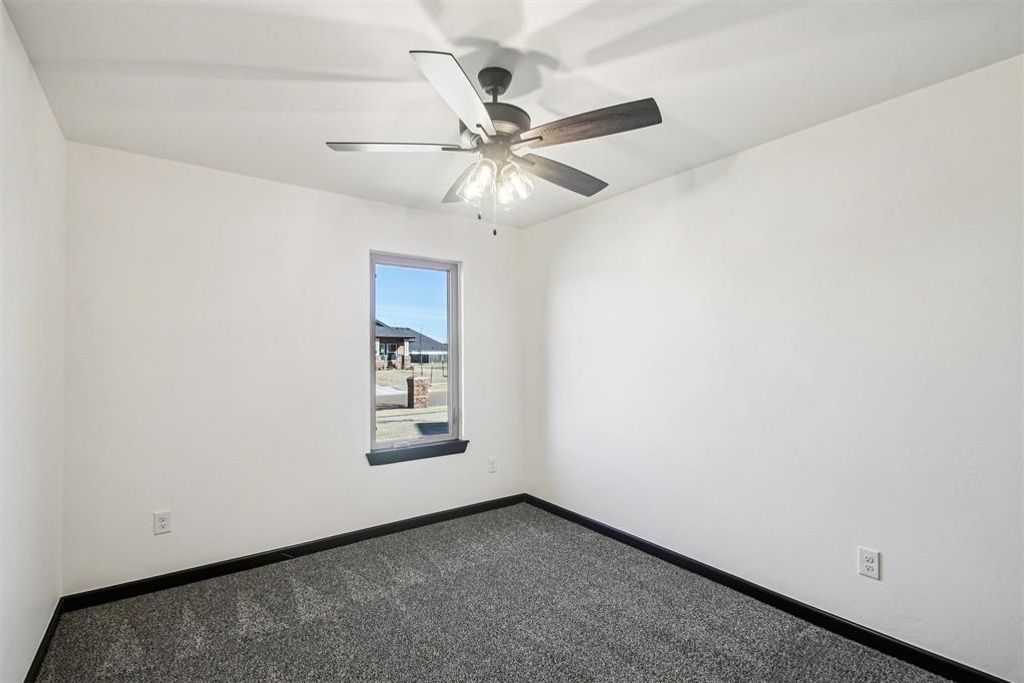 Image 24 of property listing at 13320 SW 8th Street, Yukon, OK 73099