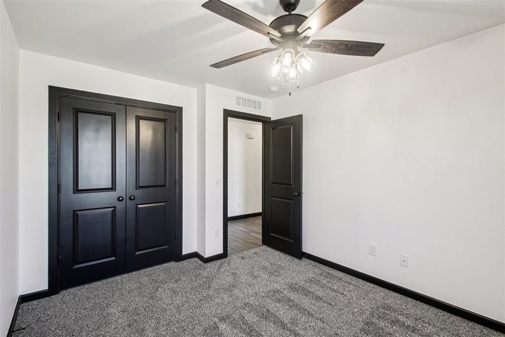 Image 25 of property listing at 13320 SW 8th Street, Yukon, OK 73099