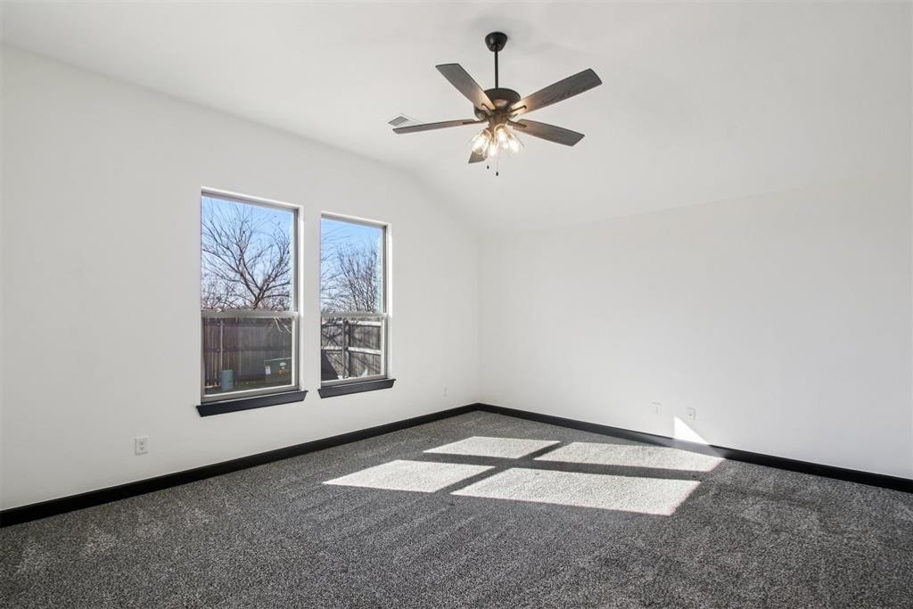 Image 28 of property listing at 13320 SW 8th Street, Yukon, OK 73099