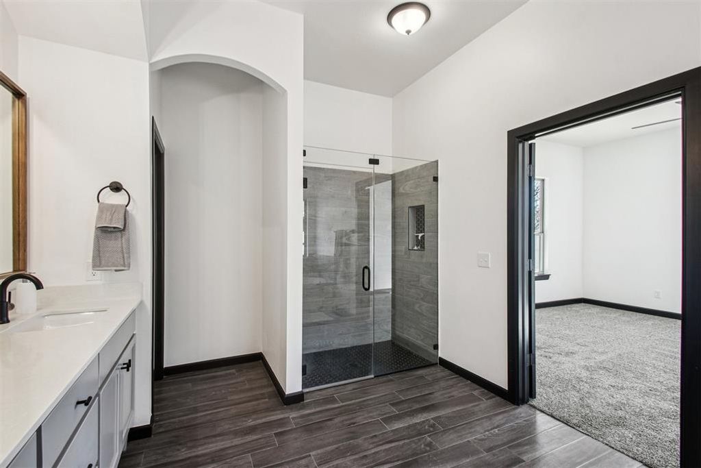 Image 34 of property listing at 13320 SW 8th Street, Yukon, OK 73099