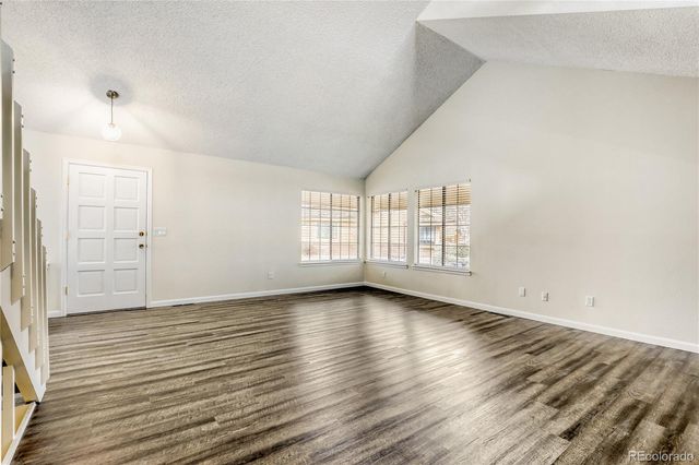204 S Eagle Circle, Aurora, CO 80012