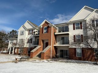 670 Mill Circle 203, Wheeling, IL 60090