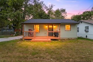 2217 North Grace Avenue, Springfield, MO 65803