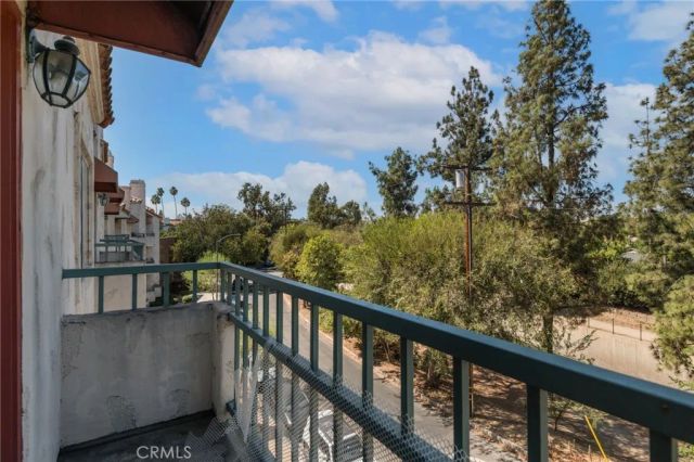 13220 Valleyheart Drive 305, Studio City, CA 91604