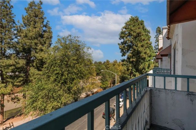13220 Valleyheart Drive 305, Studio City, CA 91604