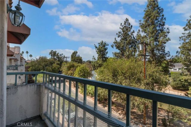 13220 Valleyheart Drive 305, Studio City, CA 91604