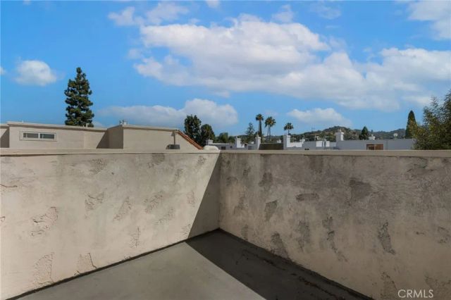 13220 Valleyheart Drive 305, Studio City, CA 91604
