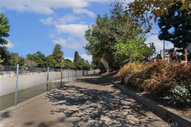 13220 Valleyheart Drive 305, Studio City, CA 91604