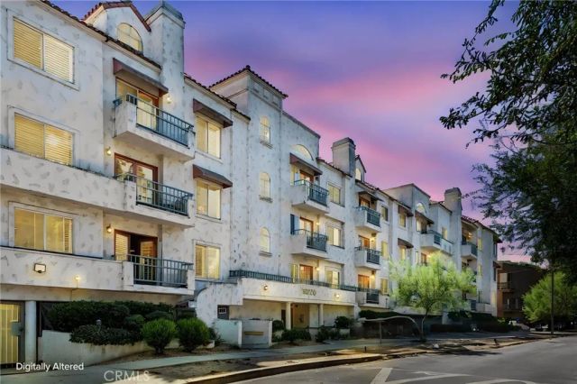 13220 Valleyheart Drive 305, Studio City, CA 91604