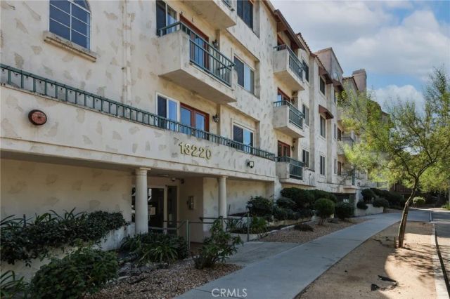 13220 Valleyheart Drive 305, Studio City, CA 91604