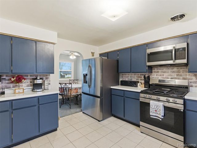 550 Johnson Street, Almont, MI 48003