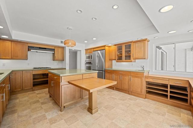 1640 El Paso Real, La Jolla, CA 92037