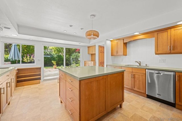 1640 El Paso Real, La Jolla, CA 92037