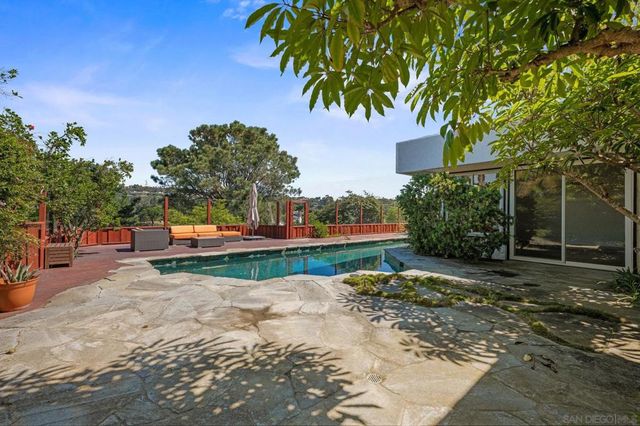 1640 El Paso Real, La Jolla, CA 92037