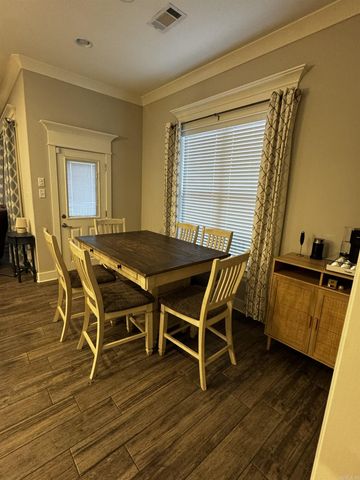 1717 Creekview, Sherwood, AR 72120