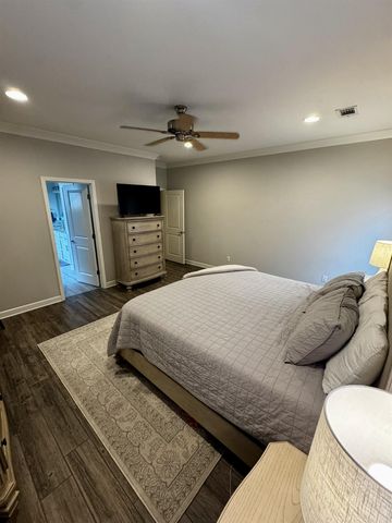 1717 Creekview, Sherwood, AR 72120