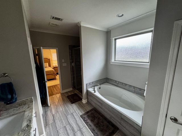 1717 Creekview, Sherwood, AR 72120