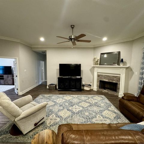 1717 Creekview, Sherwood, AR 72120