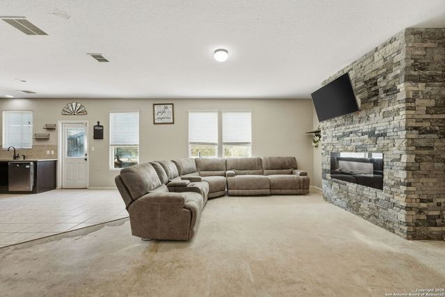 24267 Invitation Oak, San Antonio, TX 78261