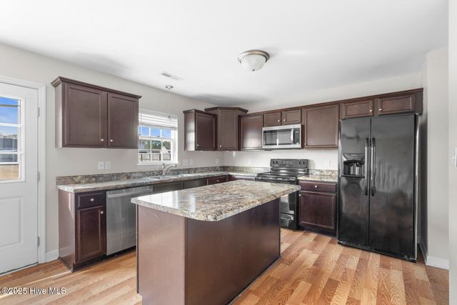 405 Duncan Drive S, Richlands, NC 28574