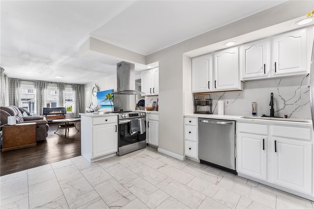 9 Lookout Avenue, North Providence, RI 02911