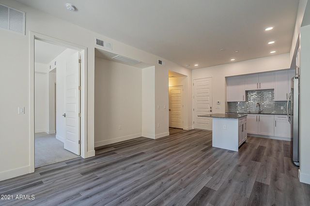 7300 E Earll Drive Unit 1016, Scottsdale, AZ 85251