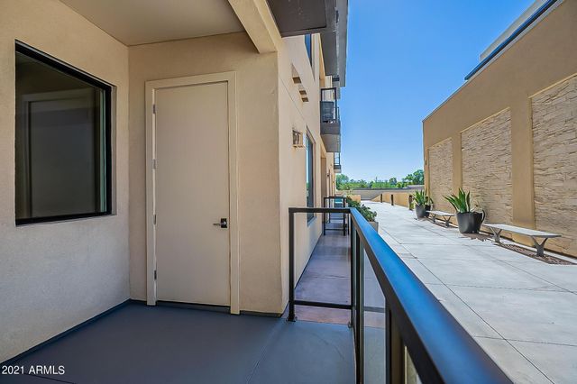 7300 E Earll Drive Unit 1016, Scottsdale, AZ 85251