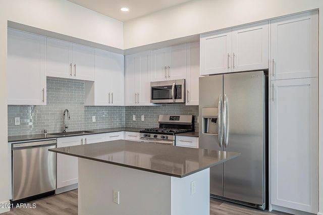 7300 E Earll Drive Unit 1016, Scottsdale, AZ 85251