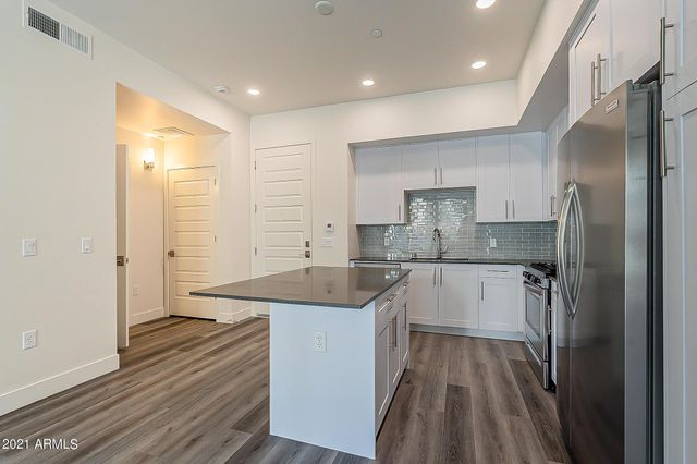 7300 E Earll Drive Unit 1016, Scottsdale, AZ 85251