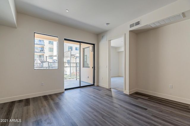 7300 E Earll Drive Unit 1016, Scottsdale, AZ 85251