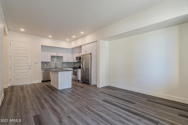 7300 E Earll Drive Unit 1016, Scottsdale, AZ 85251