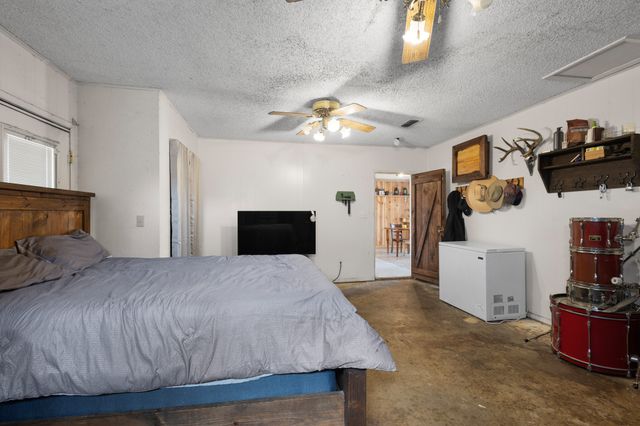 705 Pillar Street, Bowie, TX 76230