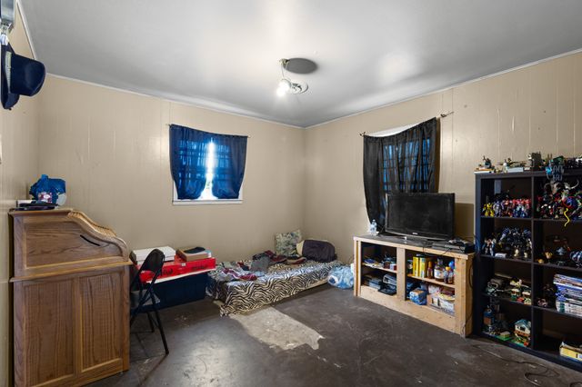 705 Pillar Street, Bowie, TX 76230