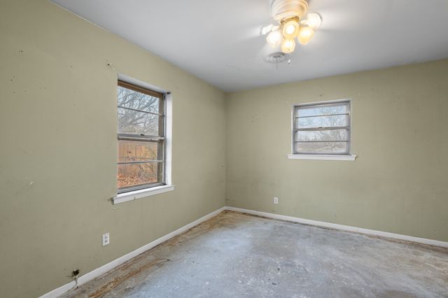 705 Pillar Street, Bowie, TX 76230