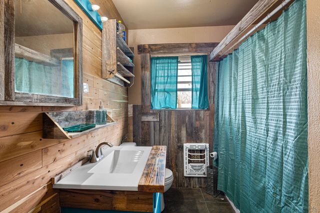 705 Pillar Street, Bowie, TX 76230