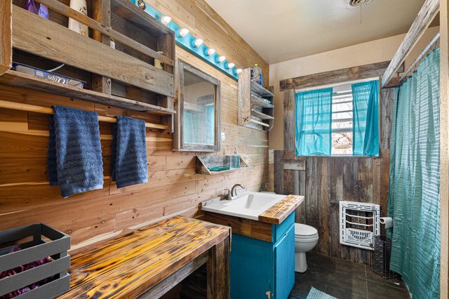 705 Pillar Street, Bowie, TX 76230