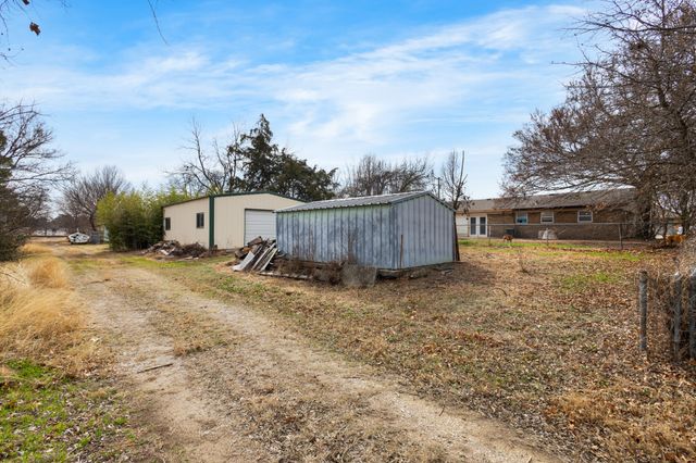 705 Pillar Street, Bowie, TX 76230