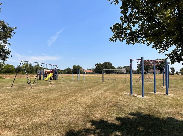 1099 Deerfield Drive, Wills Point, TX 75169