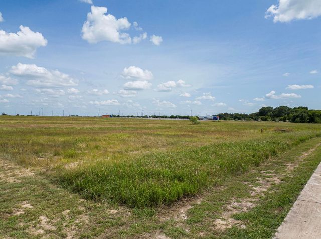 1099 Deerfield Drive, Wills Point, TX 75169