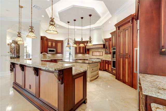 11400 SW 67th Avenue, Pinecrest, FL 33156