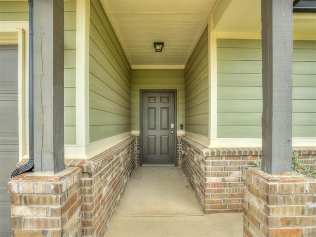 29261 Spur Circle, Mcloud, OK 74851