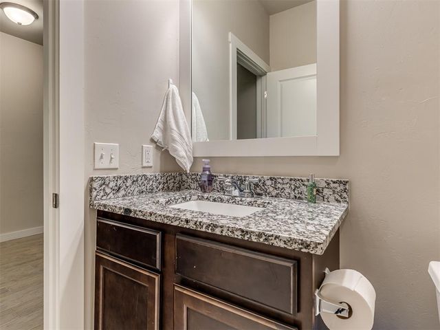 29261 Spur Circle, Mcloud, OK 74851