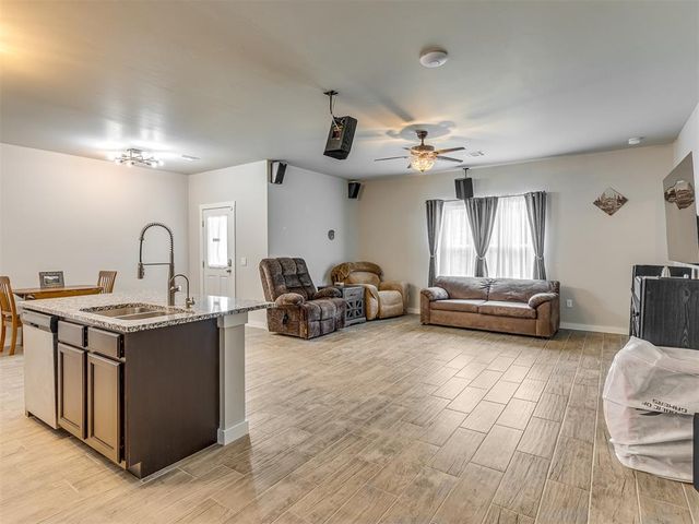 29261 Spur Circle, Mcloud, OK 74851