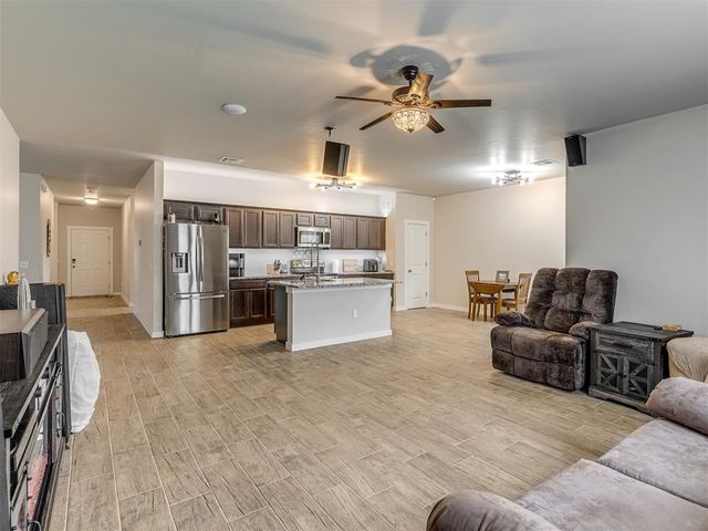 29261 Spur Circle, Mcloud, OK 74851