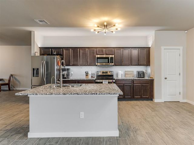 29261 Spur Circle, Mcloud, OK 74851
