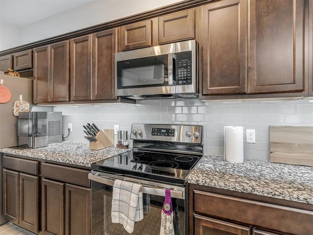 29261 Spur Circle, Mcloud, OK 74851