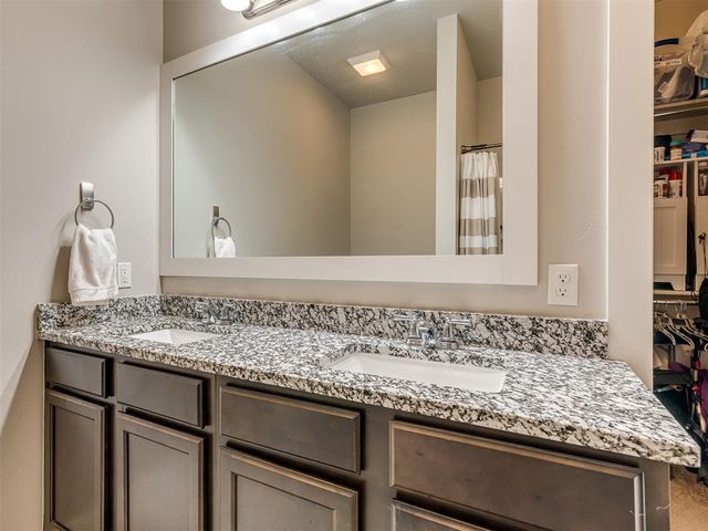 29261 Spur Circle, Mcloud, OK 74851