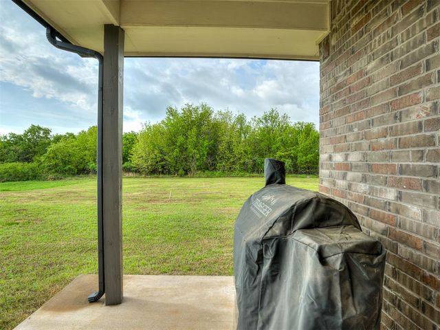 29261 Spur Circle, Mcloud, OK 74851