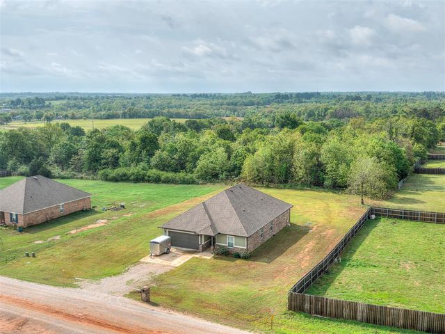 29261 Spur Circle, Mcloud, OK 74851