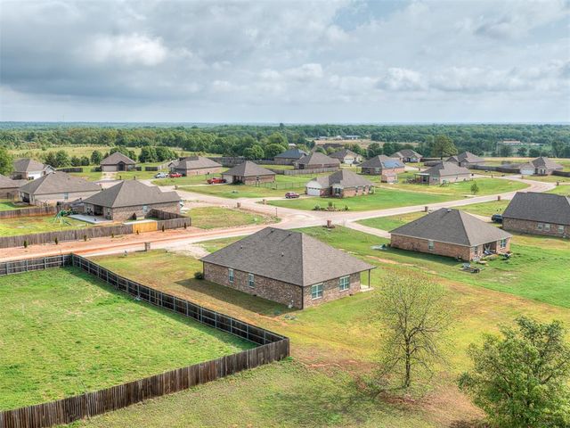 29261 Spur Circle, Mcloud, OK 74851